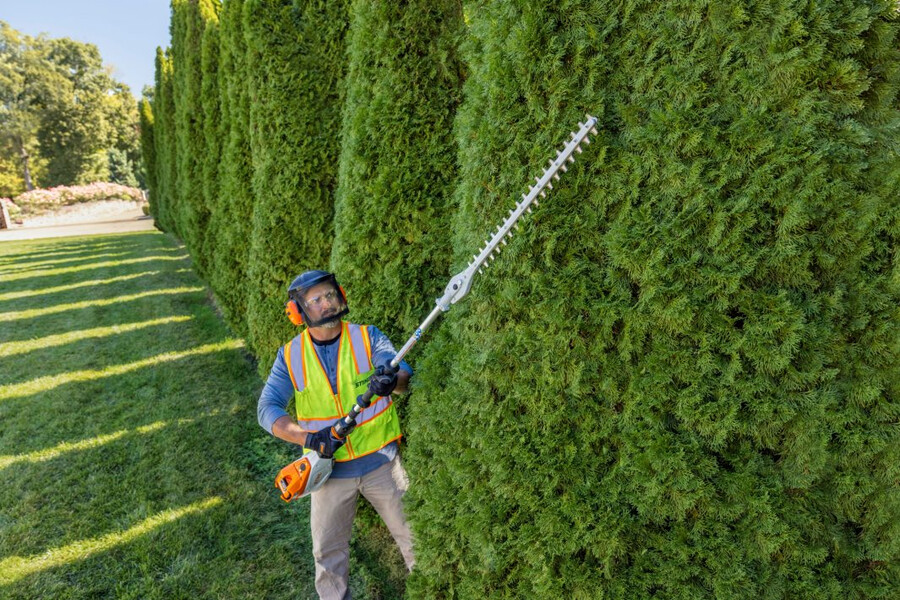 cortasetos de alcance extendido a batería hla 135